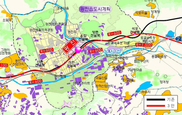 한국철도시설공단이 지난 23일 광천읍 주민들에게 설명한 장항선 개량2단계 철도건설(신성~주포) ‘전략환경평가서 2차 재협의 초안’. 공단이 제시한 안(제3안)은 광천역은 현 위치에 그대로 둔 채 기존 노선을 최대한 활용하는 방안이다.