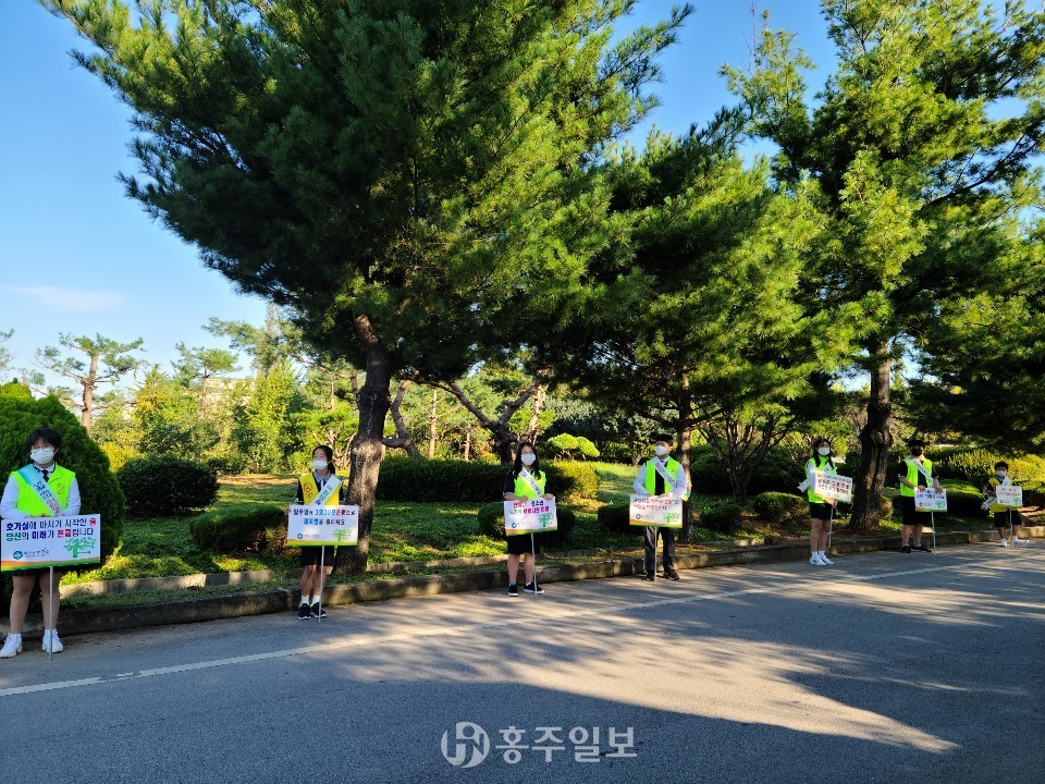 삽교중학교 학생보건동아리에서 진행한 건강증진 캠페인.