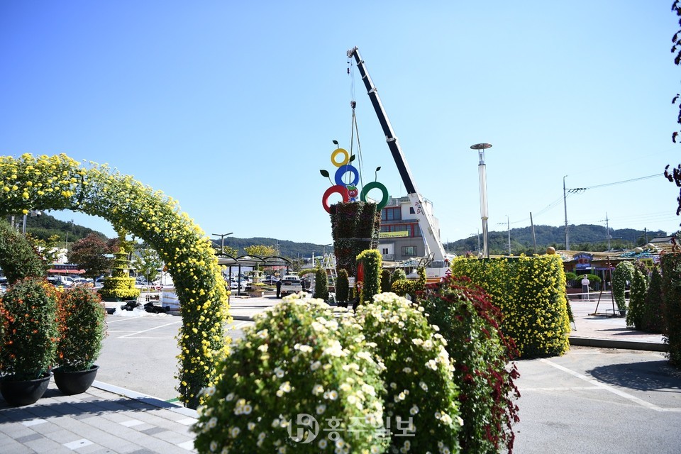 예산장터 삼국축제의 준비현장.