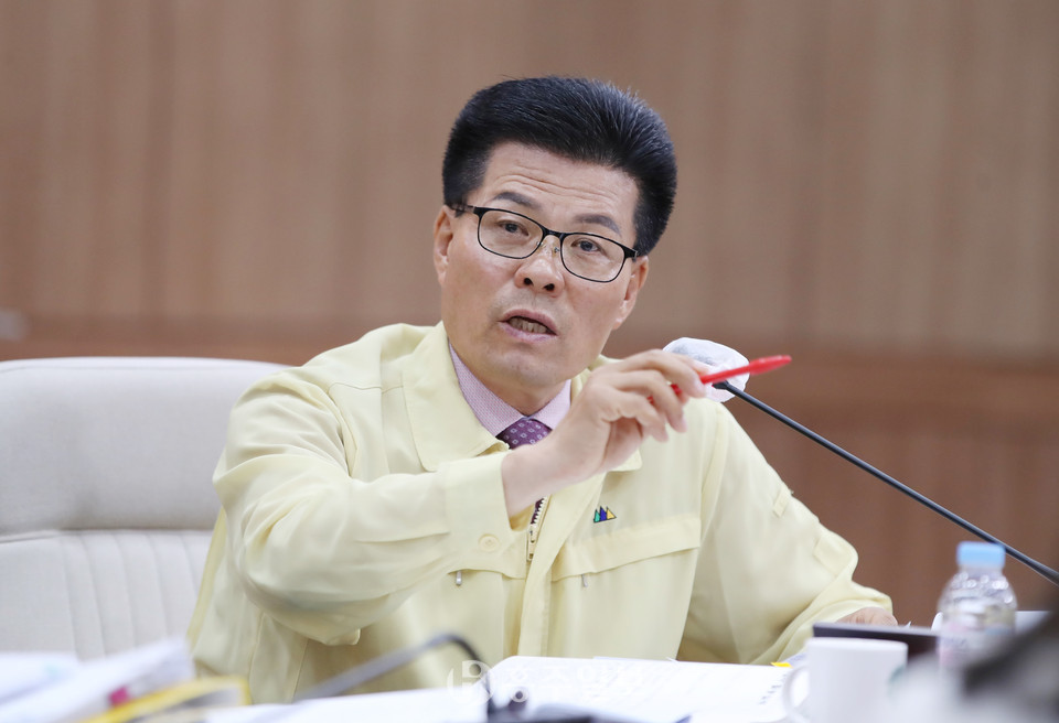 2019년 갈산면 폐기물처분시설(매립장) 반대 결의안을 대표 발의하는 홍성군의회 김덕배 의원.