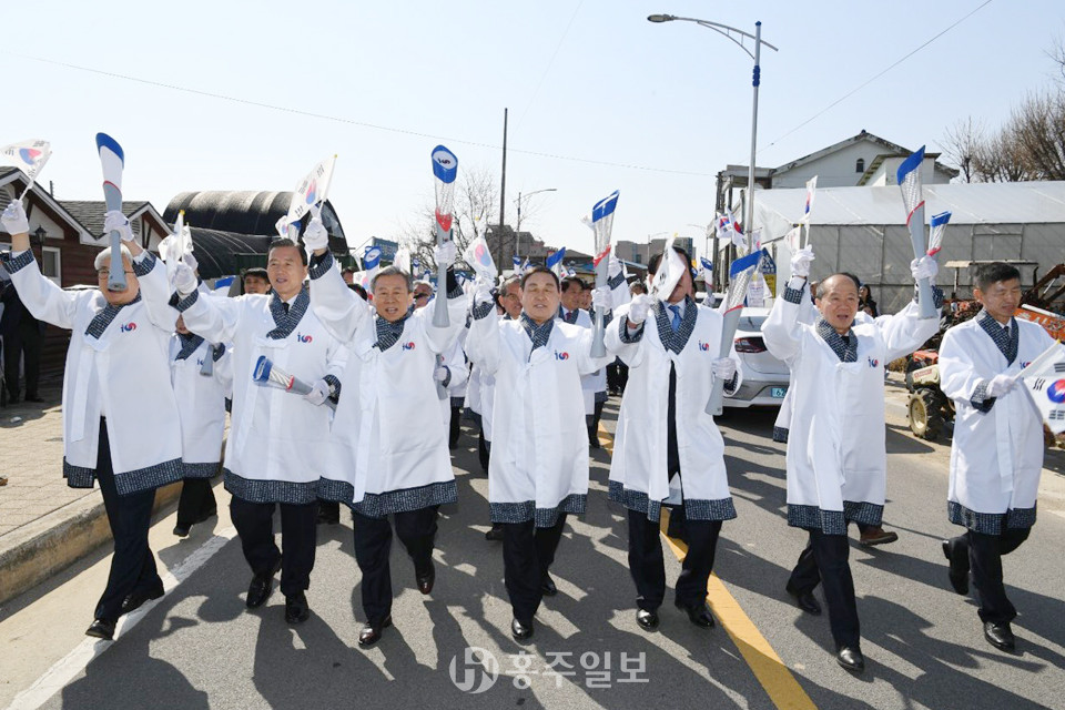 지난 2019년 고덕면 한내장4·3독립만세운동 재현 장면.