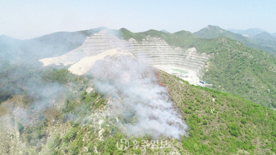 지난 25일 갈산면에 위치한 야산에서 발생한 산불.