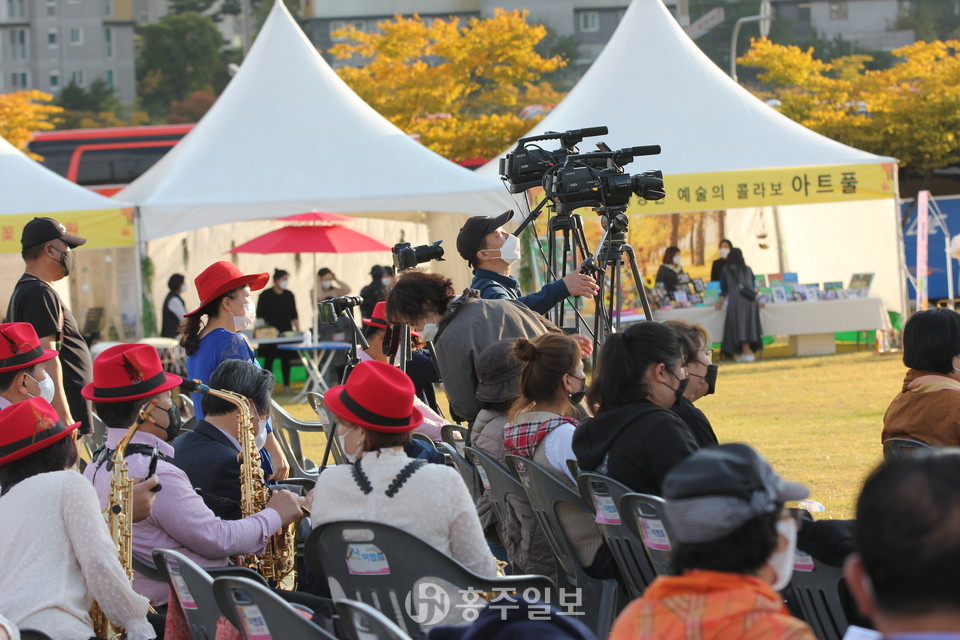 동아리 경연대회 참가자들의 모습.