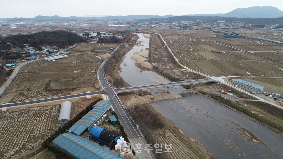 지방하천인 삽교천 전경.