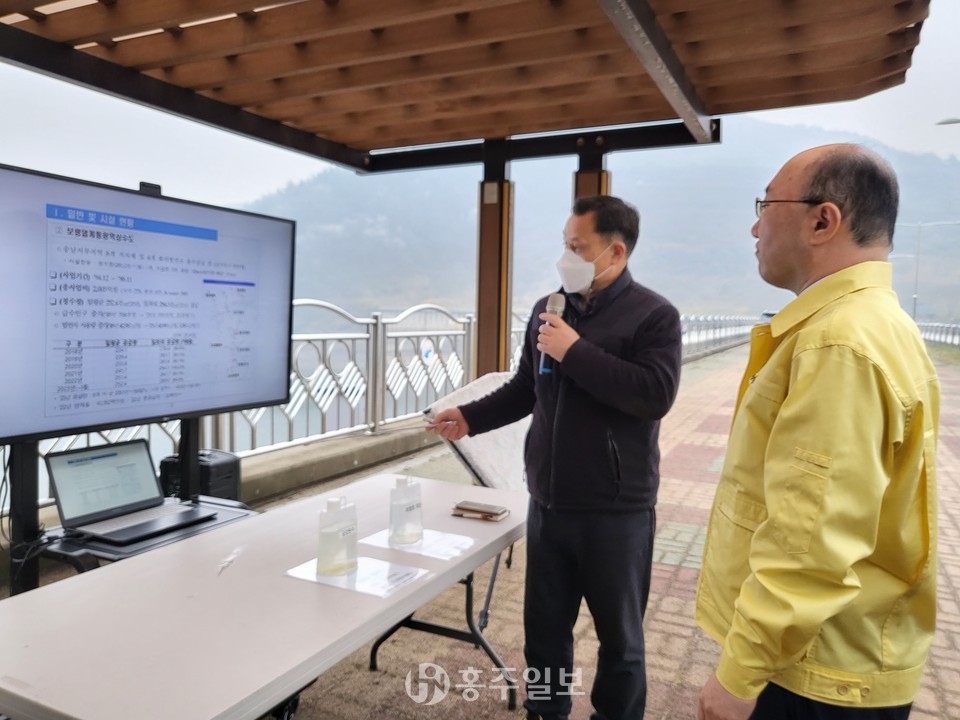 김기영 충남도 행정부지사가 저수율 ‘주의’ 단계 격상을 앞두고 있는 보령댐을 찾았다.
