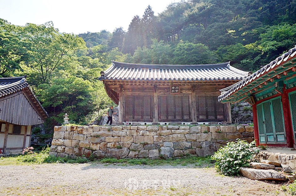 백제 땅, 오서산 기슭의 명당에 창건한 ‘내원사(內院寺)’