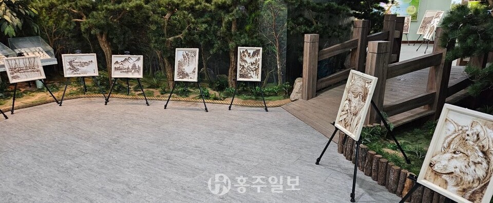 지난해 우드버닝 전시회 전시사진