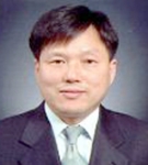 충남선관위원장 신 귀 섭