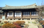 경주 최부자집 일자형(一字形) 대문채 (99칸 집에 12대 동안 만석지기를 유지하며 9대진사를 배출 하였다.)
