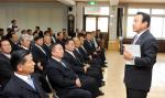 이완구 충남지사가 지난 7일 홍성군을 전격 방문해 주민대표 및 공무원들에게 현안에 대해 설명하고 빈틈없는 군정을 당부했다.
