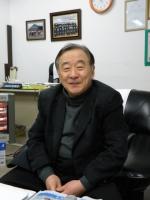 시장 발전을 위해 노력해 온 김창수 번영회장.
