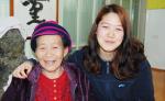 왼쪽부터 김옥순 할머니와 이송이 양