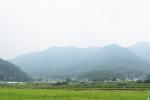 아산시 도고면 시전리 도고산 전경. 정상인 국사봉에 오르면 서해가 한 눈에 들어오며, 발아래 올망졸망 산골마을의 풍경이 정겹게 펼쳐진다.