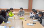 홍성경찰서는 지난 23일 내포중과 결성중 우정경찰 학생들과 간담회를 갖고 우정경찰로 활동하면서 성과와 어려운 점 등에 대해 논의했다.