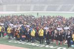 청운대학교(총장 이상렬)는 지난 26일 대운동장에서 2014학년도 입학식을 가졌다. 이날 대학생활의 첫 발을 내딛은 신입생은 32개 학과 1420명, 정원 외 81명을 포함해 총 1501명으로, 패션디자인섬유공학과 장근혁 학생 등 32명이 학과수석을 차지해 장학증서를 받았다.  서용덕 기자