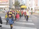 홍성경찰서와 모범운전자회, 녹색어머니회는 지난 11일 오전 8시부터 1시간 동안 홍남초 앞에서 30여명이 참석한 가운데 어린이 교통사고 예방을 위한 캠페인을 벌였다.