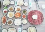 농장한우정육식당의 상차림.
