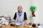일석 스님과 용봉사 전경.