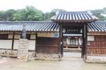 장곡면 산성리 309(홍남동로 989-22)에 위치한 사운고택(士雲古宅) 우화정(雨花亭)은 양주 조씨 충정공파의 종가다. 당초 고택은 ‘조응식 가옥’이라 불렸으나 현재 ‘사운고택’이라 불리는 연유는 12대째 대를 이으며 고택을 지키고 있는 후손 조환웅 선생의 고종조인 조중세(趙重世, 1847~1898)의 호가 사운(士雲)이었기 때문이다. 국가문화재 중요민속자료 198호로 지정됐다.