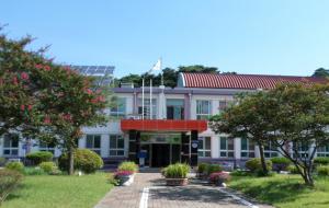 오는 13일 개교 100주년을 맞이하는 갈산초등학교 전경.