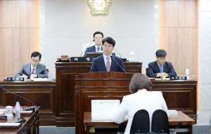 지난 12일 제244회 홍성군의회 제1차 정례회 개회식에서 이상근 의원이 5분 자유발언을 하고 있는 모습.