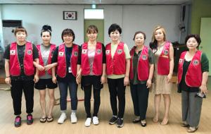 홍주여성라이온스클럽(회장 이현경)은 지난달 24일 회원 10여명과 함께  홍성군노인종합복지관을 찾아 어르신들이 쾌적하게 노인종합복지관에서 활동할 수 있도록 환경정화 봉사활동을 실시했다.
