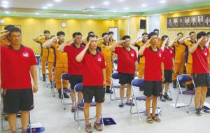 홍성소방서(서장 채수철)는 지난 4일 여름철 피서객들의 물놀이 안전사고 예방 및 신속한 인명구조 활동을 위해 운영한 119시민수상구조대 해단식을 했다. 119시민수상구조대는 지난 7월 10일부터 지난달 31일까지 인명구조 및 위험제거 등의 활동을 했다.