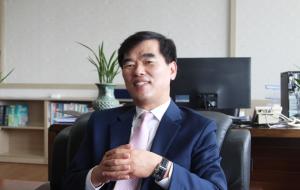 박병규 교장은 올해 3월 공모제 교장으로 부임했다. 공주사대를 나와 예화예고에서 30년간 평교사 생활을 했다.
