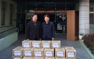 홍성군장애인후원회(회장 이병석)는 지난 28일 홍성군장애인종합복지관(관장 복천규)에 10kg 김장 김치 50박스를 전달했다. 복천규 관장은 “이 김치는 저소득 재가 장애인을 위해 전달될 예정”이라고 말했다.