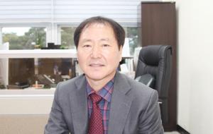 홍주고 출신으로 홍성군 최고위직에 오른 이승우 행정복지국장.