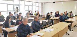 홍주천년맞이 내포역사·인문학강좌 개강식이 지난달 26일 열렸다. 수강생 및 강사 30여 명이 참석했고, 프로그램은 충남학 강좌의 일환으로 생생한 현장 자료를 통한 시청각 교육 13차시와 지역 문화재 현장 답사 2차시로 구성돼 있다.