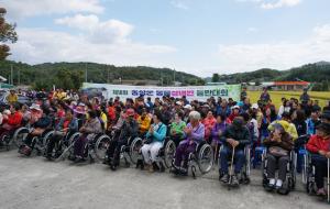 제18회 홍성군중증장애인등반대회가 지난 10일 오서산에서 진행됐다. 이번 대회는 (사)충남지체장애인협회홍성군지회가 주최하고 장애인후원회, 한국산악회충남서부지부, 1769부대 4대대, 두레회, 홍성라이온스클럽이 후원했다.
