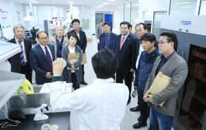 군 의회 산업건설위원회가 지난달 24일 친환경농업 연구센터를 방문했다.