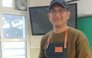 작업실 하나 만드는 것이 꿈이라는 박용환 회장.