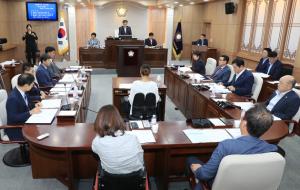 지난 18일 홍성군의회 제262회 임시회 개회 모습.