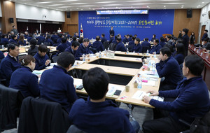 개회사하고 있는 양승조 지사.