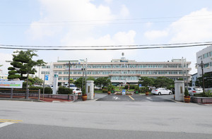 1970년도에 지어진 현 익산시청사.