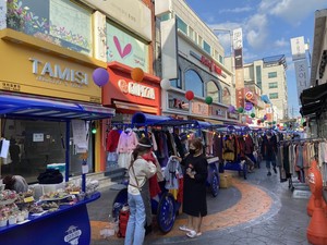 명동상가에서 ‘리어카데이’를 위해 마련한 전용 매대.