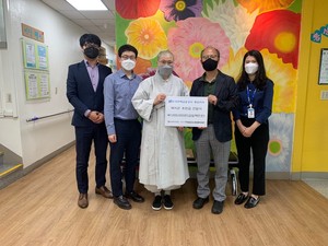 홍성군노인종합복지관이 한국주택금융공사 충남지사로부터 100만 원을 후원받았다.