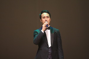 바리톤 김현범 성악가.