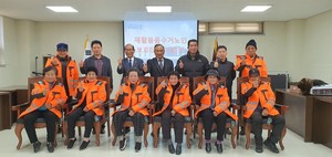 대한노인회 홍성군지회로부터 방한복 전달식이 진행됐다.