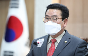 홍성군만의 특화된 해양치유산업육성의 필요성을 강조하는 장재석 부의장.