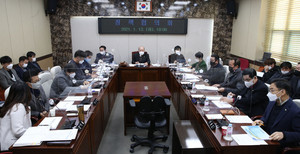 지난 12일 개최된 홍성군의회 정책협의회.