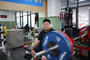 역도 훈련을 진행중이던 전근배 선수.