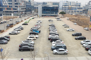 홍북읍 신경리 563·564·567번지 일원의 임시주차장.