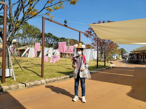 지난 5일 내포보부상촌에서 문화체험중인 어린이의 모습.