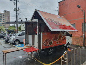 치킨 취김 차량 모습.