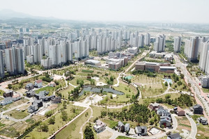 전북혁신도시 엽순근린공원과 주거단지.