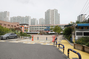 태화초등학교에서 본 울산우정혁신도시 전경.