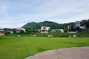 김유정문학관 전경.
